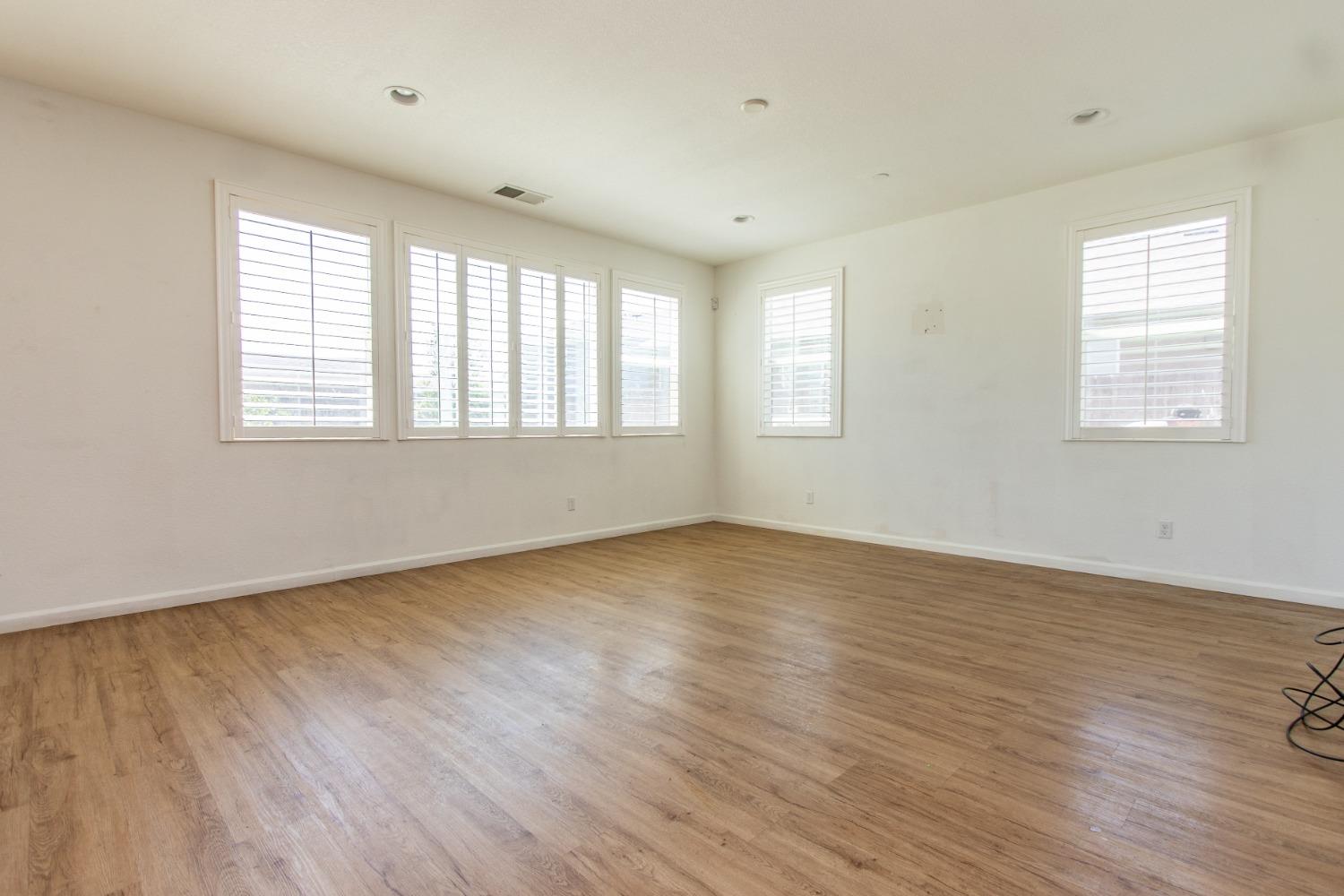 5218 Amaryllis Way