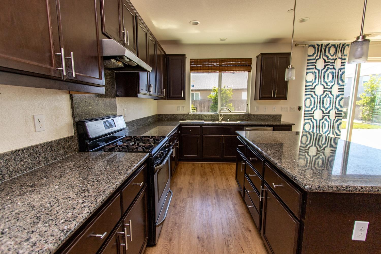 5218 Amaryllis Way
