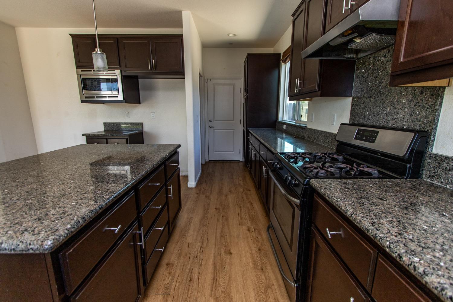 5218 Amaryllis Way