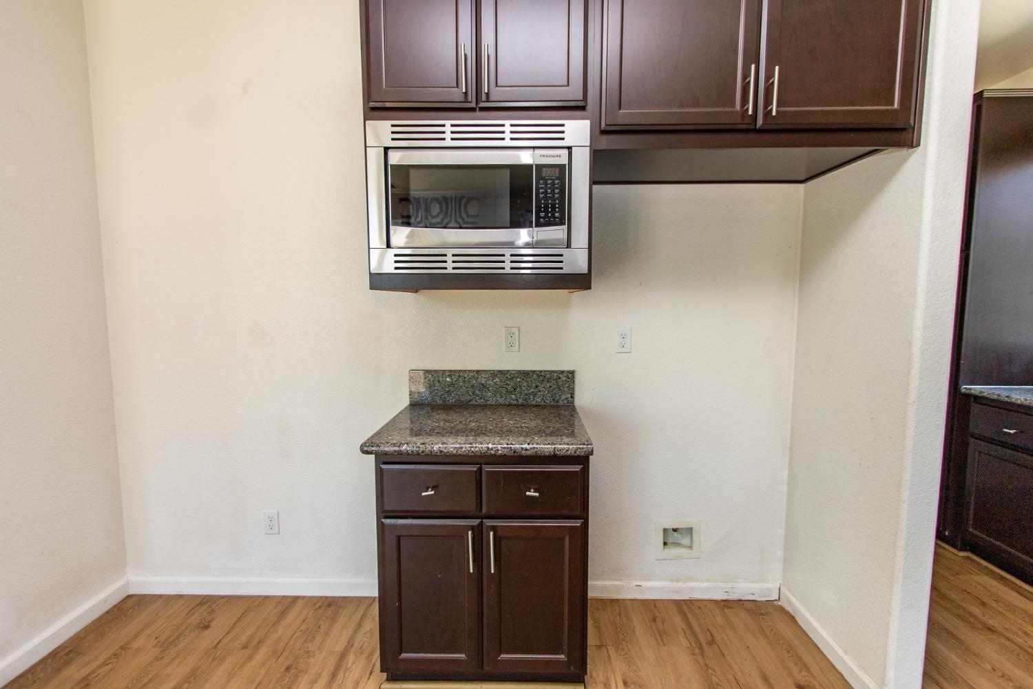 5218 Amaryllis Way