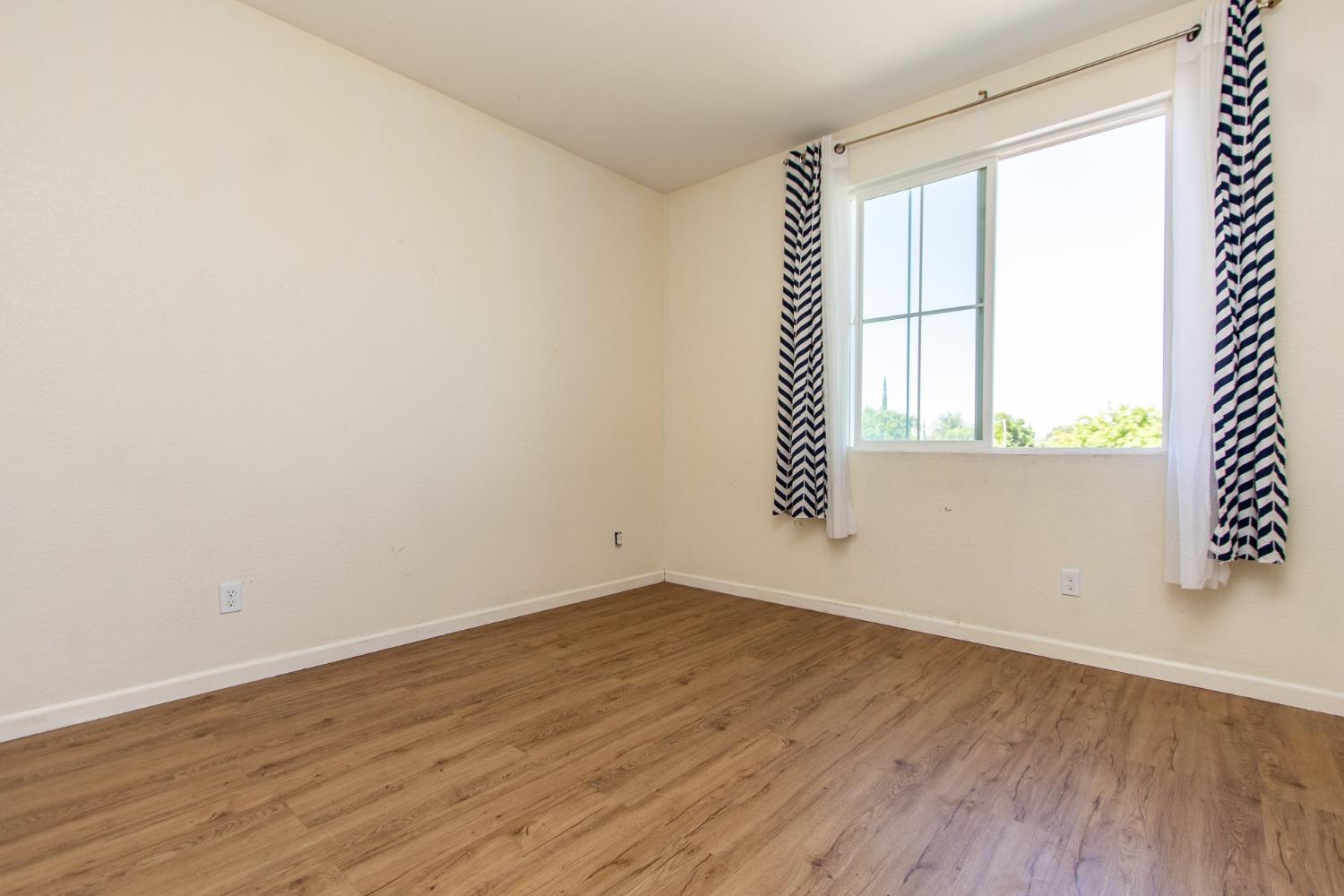 5218 Amaryllis Way