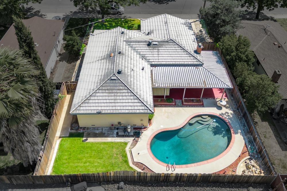 2833 Levon Avenue