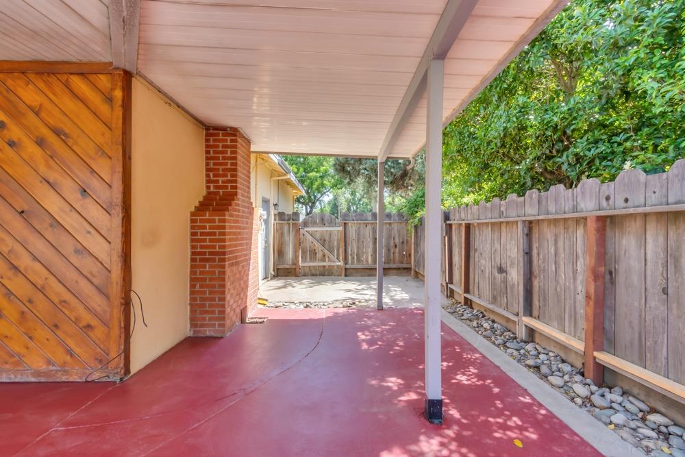 2833 Levon Avenue