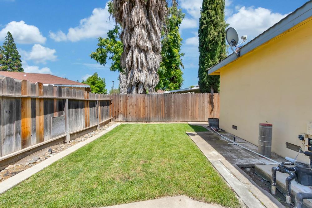 2833 Levon Avenue