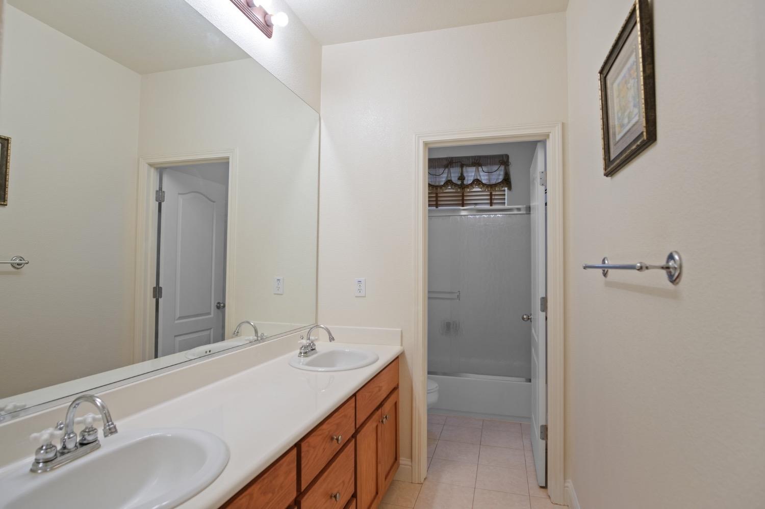 3786 Standing Oak Drive