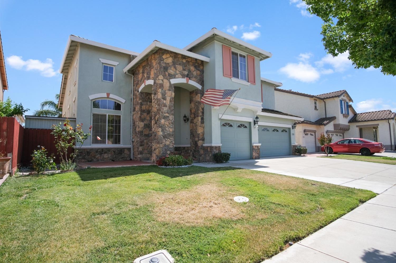 3786 Standing Oak Drive