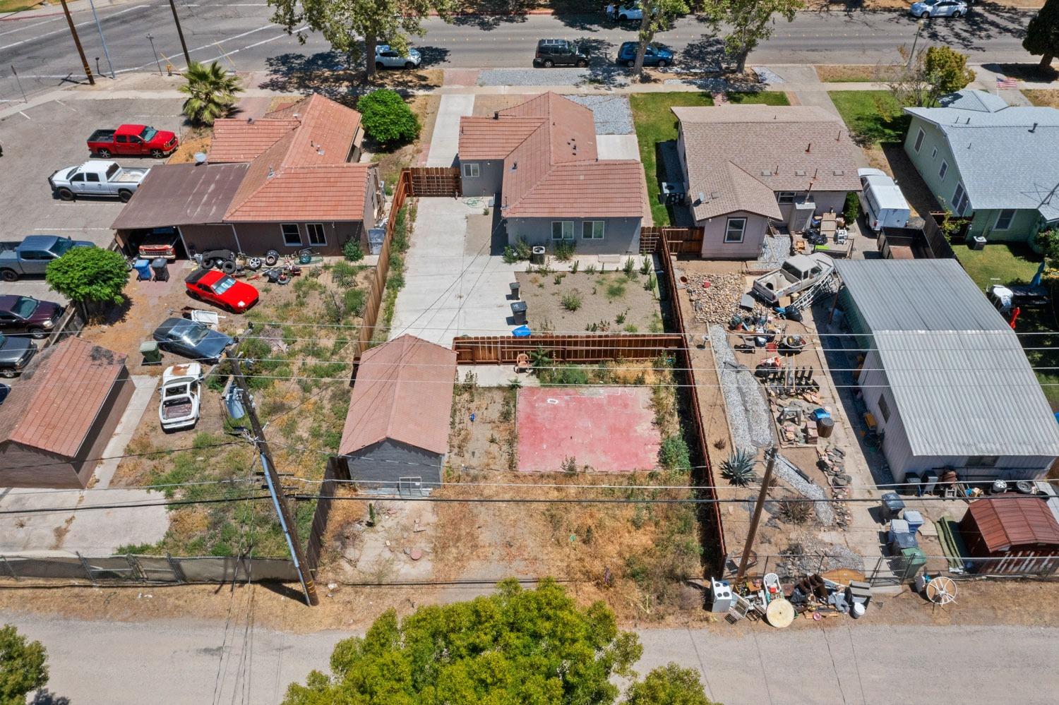 820 N Broadway