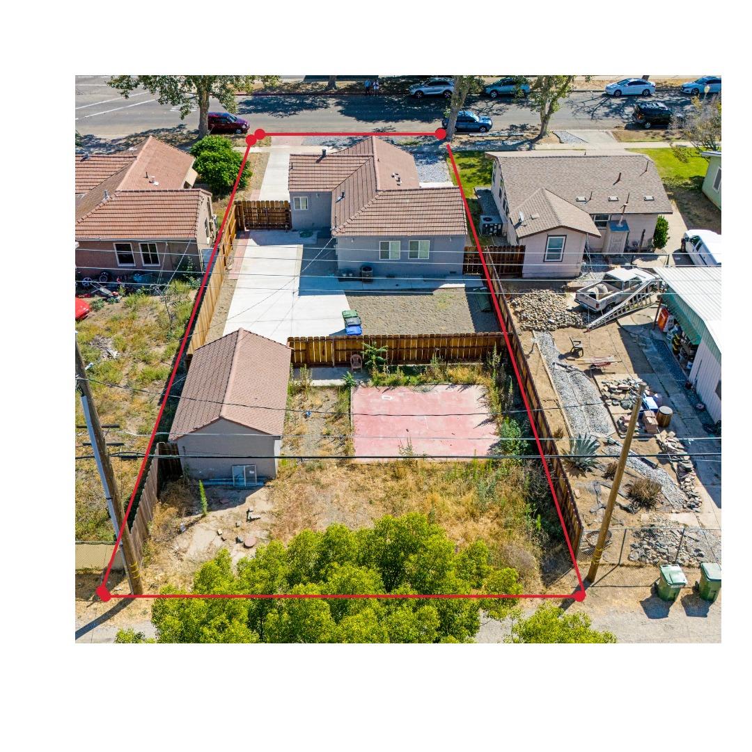820 N Broadway