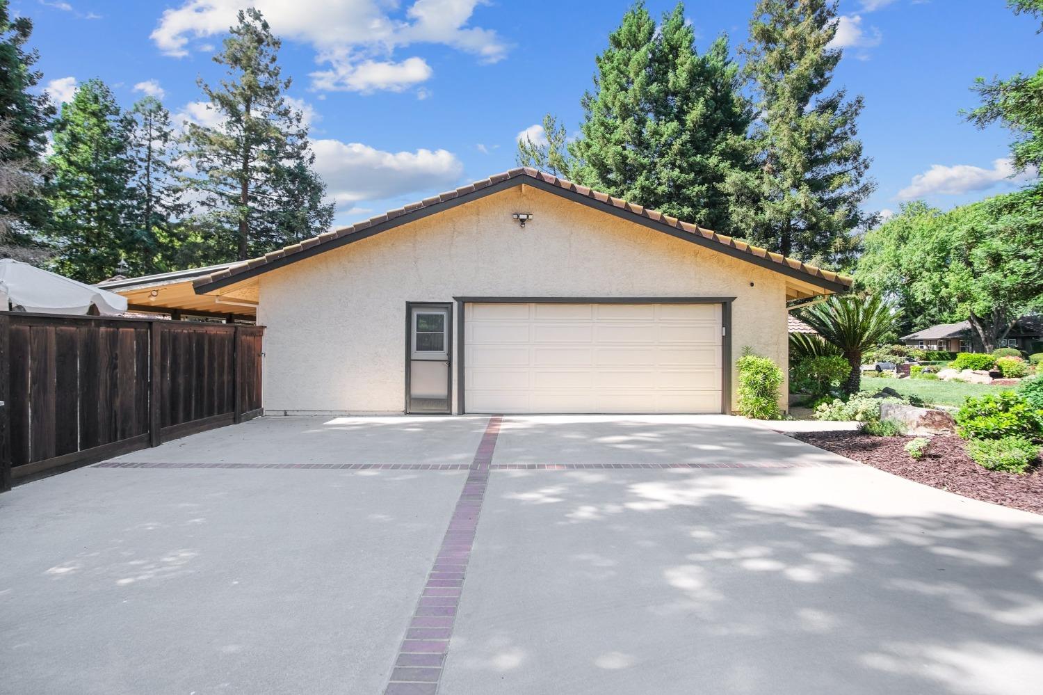 2977 Whitegate Drive
