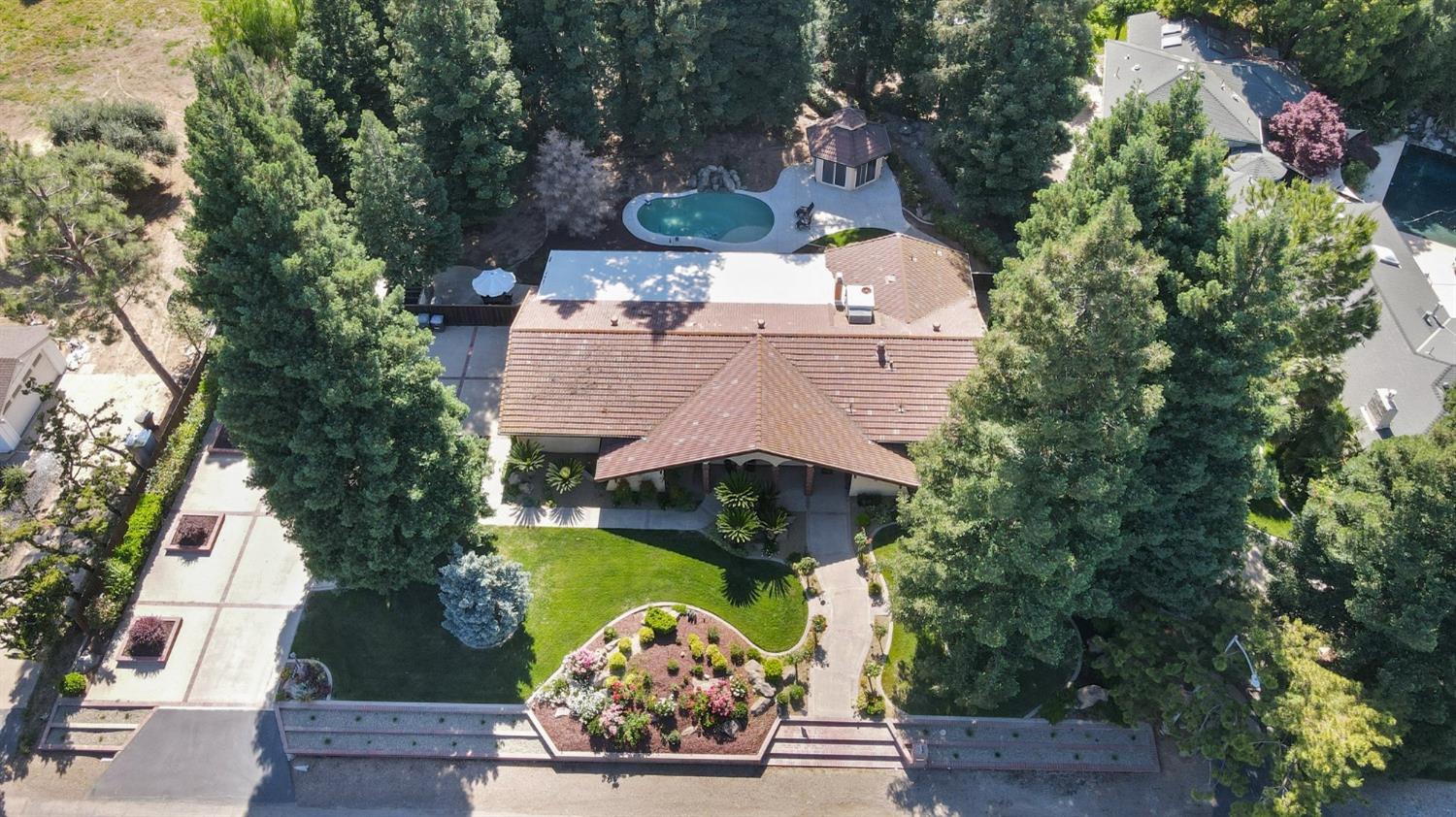 2977 Whitegate Drive