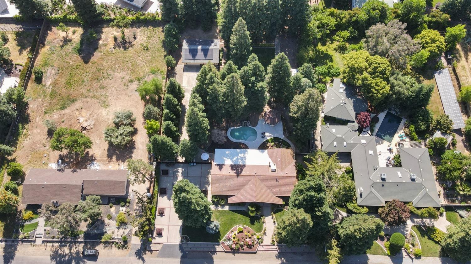 2977 Whitegate Drive