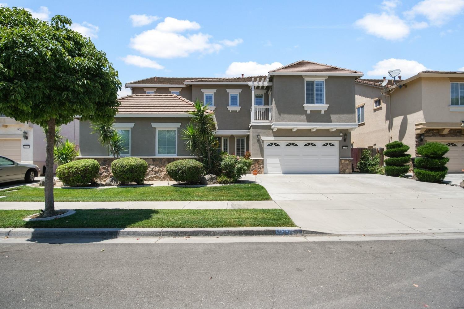 2209 Giant Oak Lane
