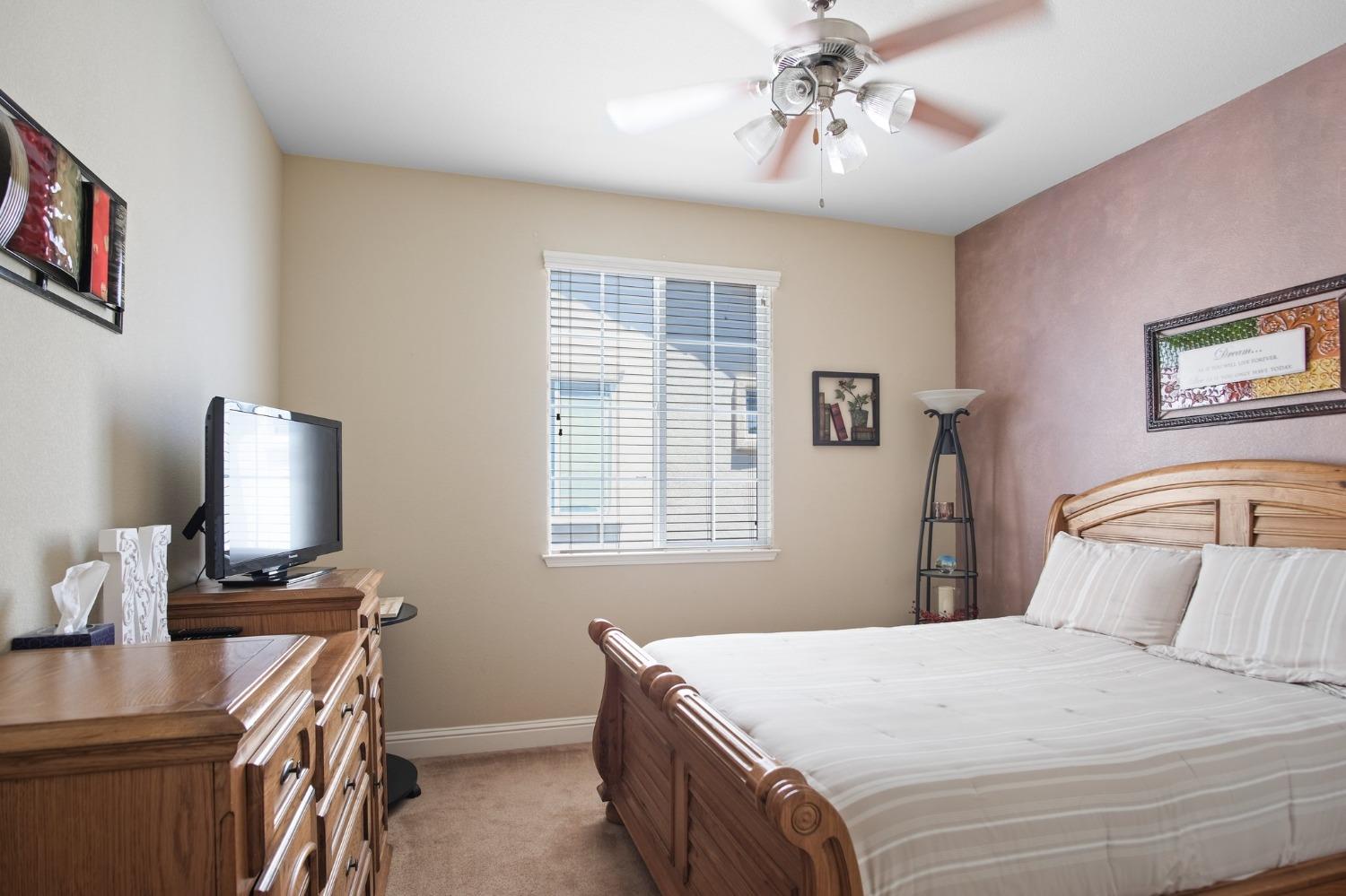 2209 Giant Oak Lane