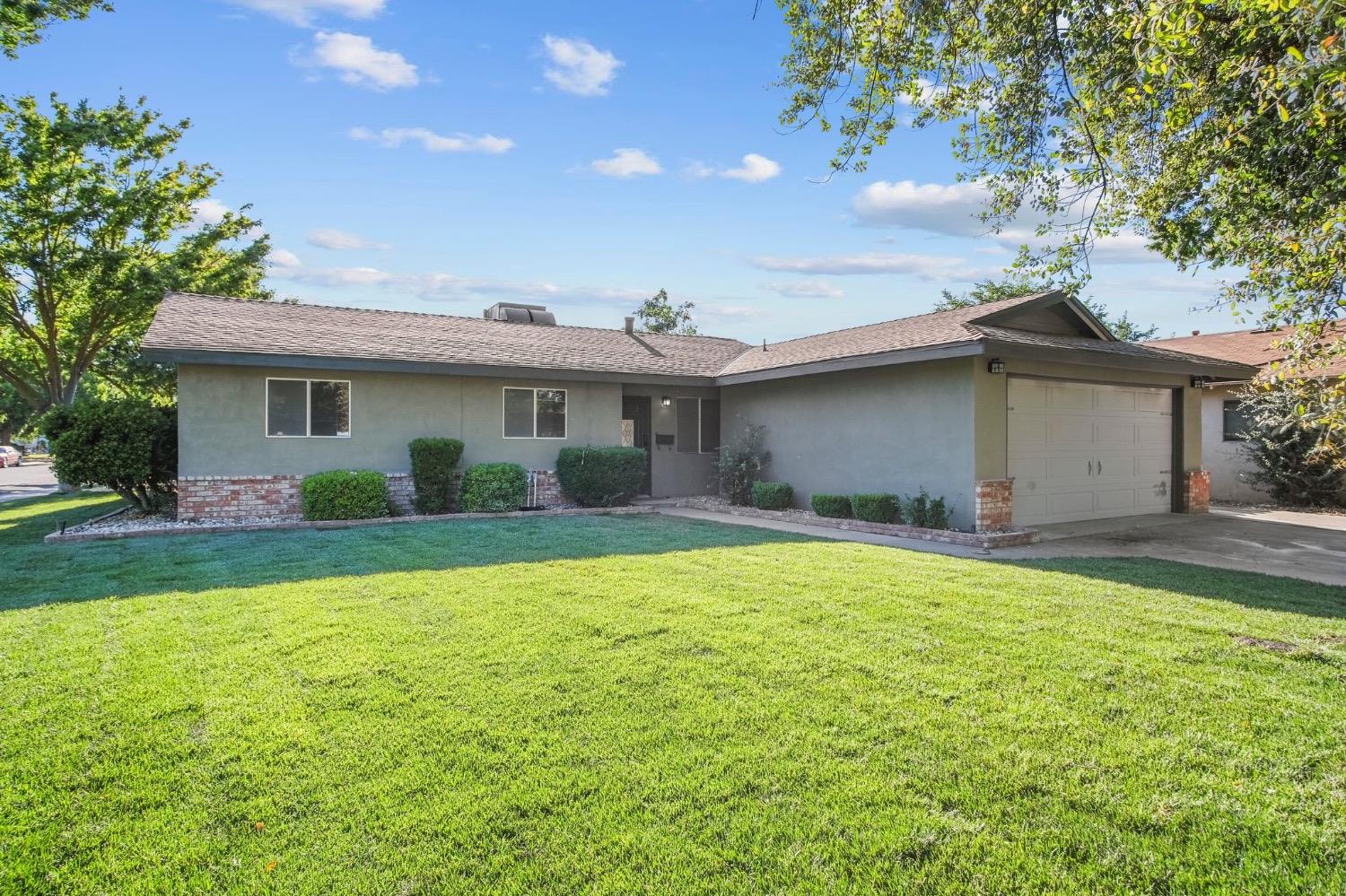 1801 Ellison Dr