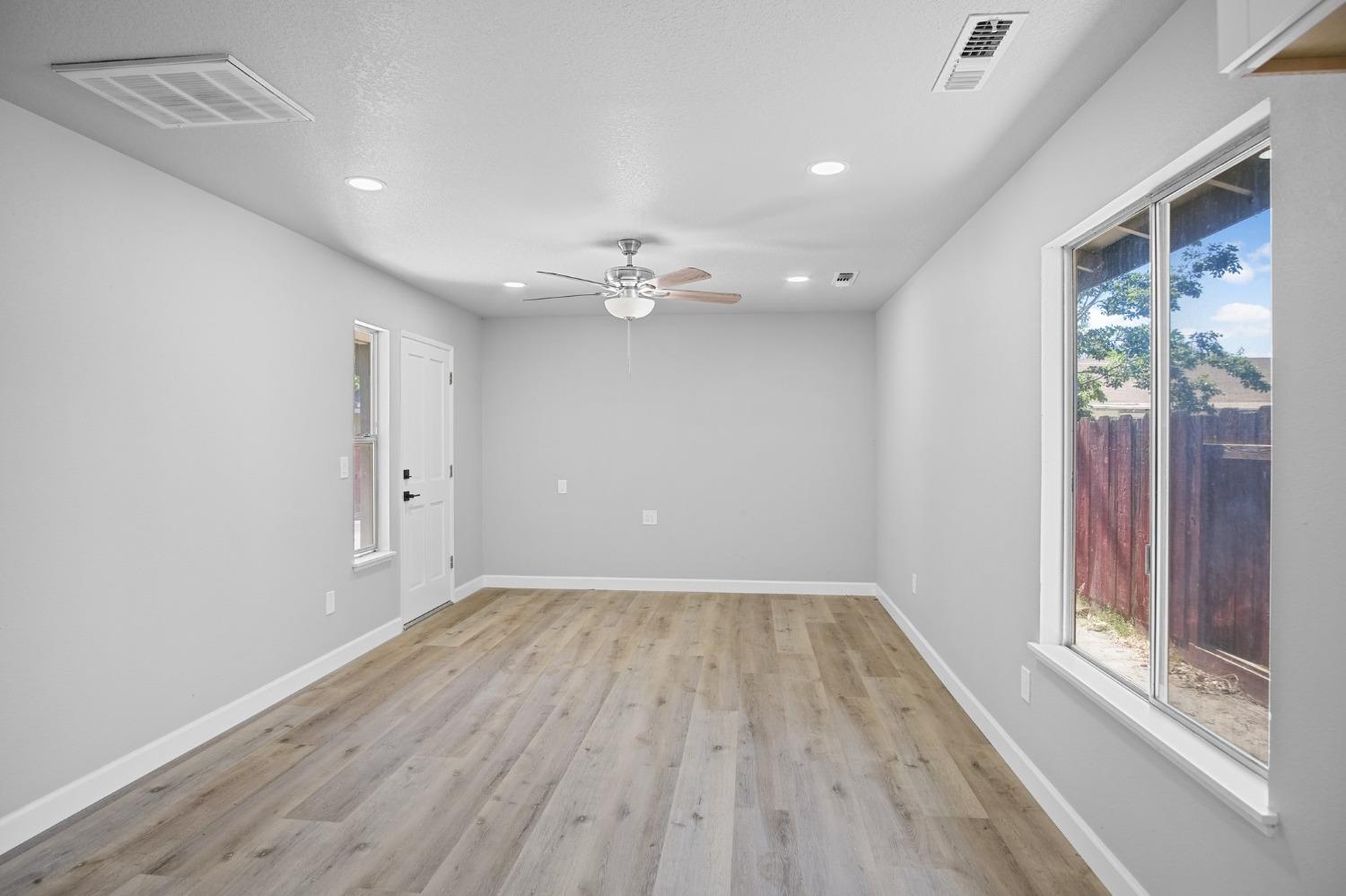 1801 Ellison Dr