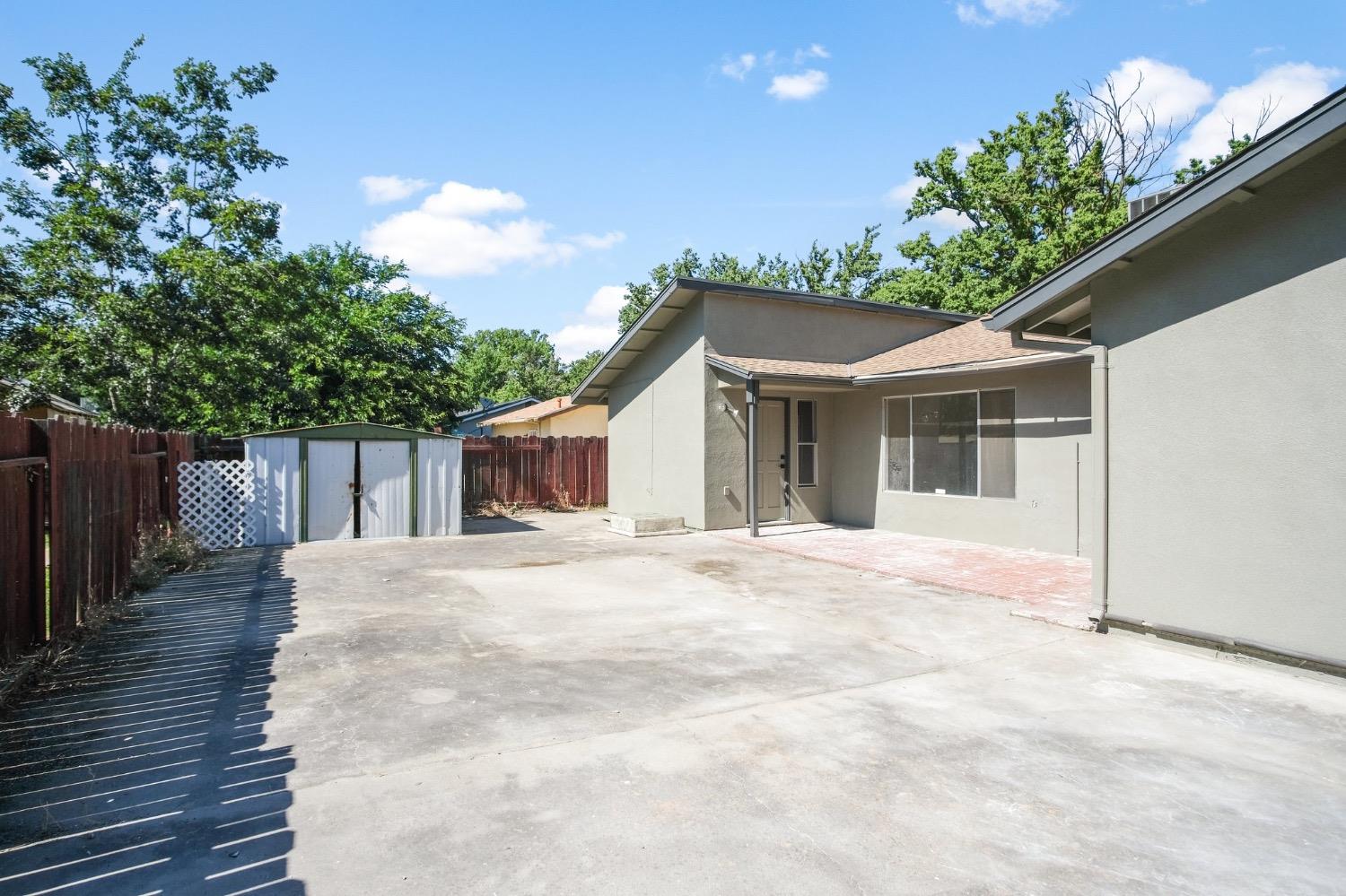 1801 Ellison Dr