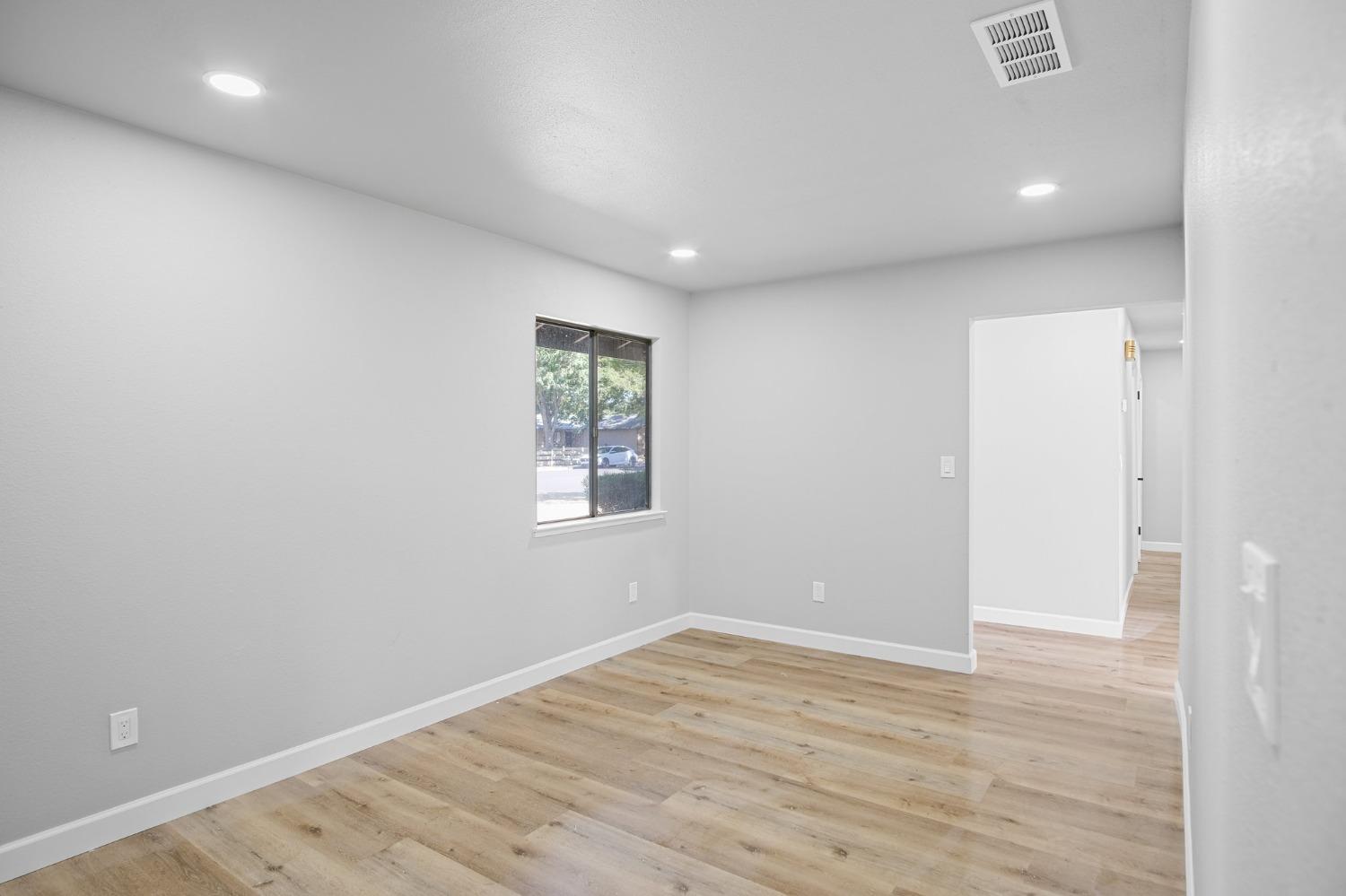 1801 Ellison Dr