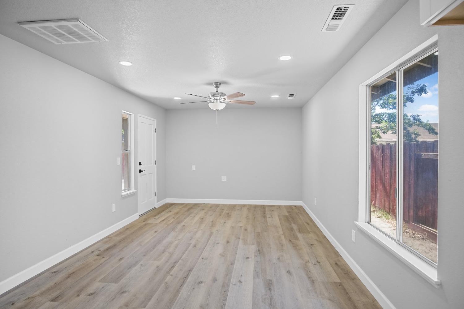 1801 Ellison Dr