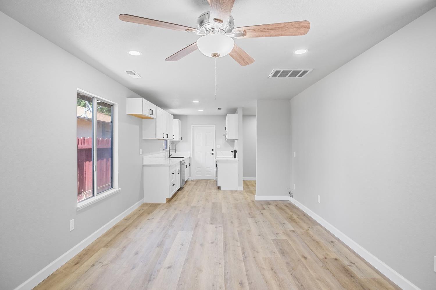 1801 Ellison Dr