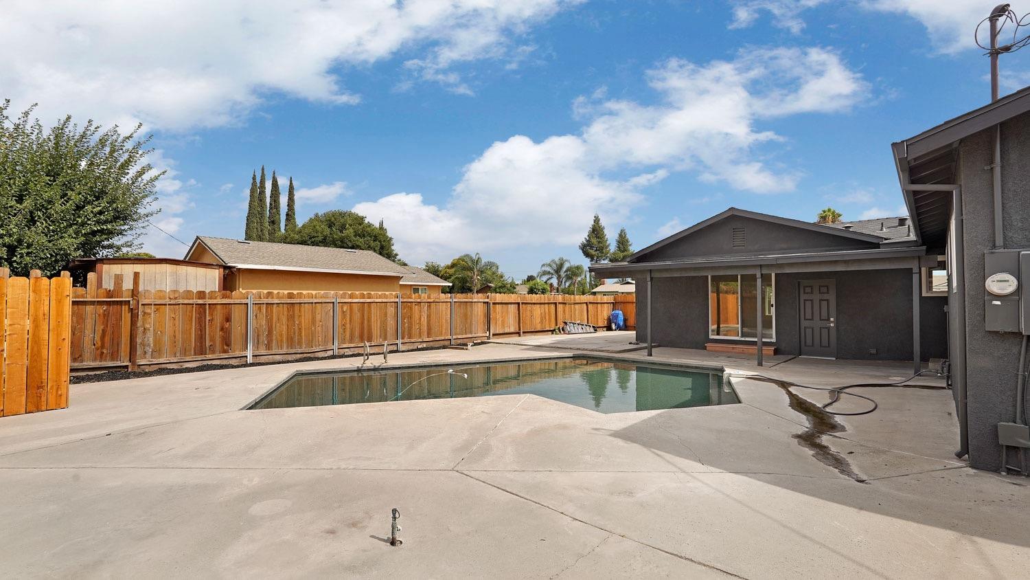 1601 Couchman Lane