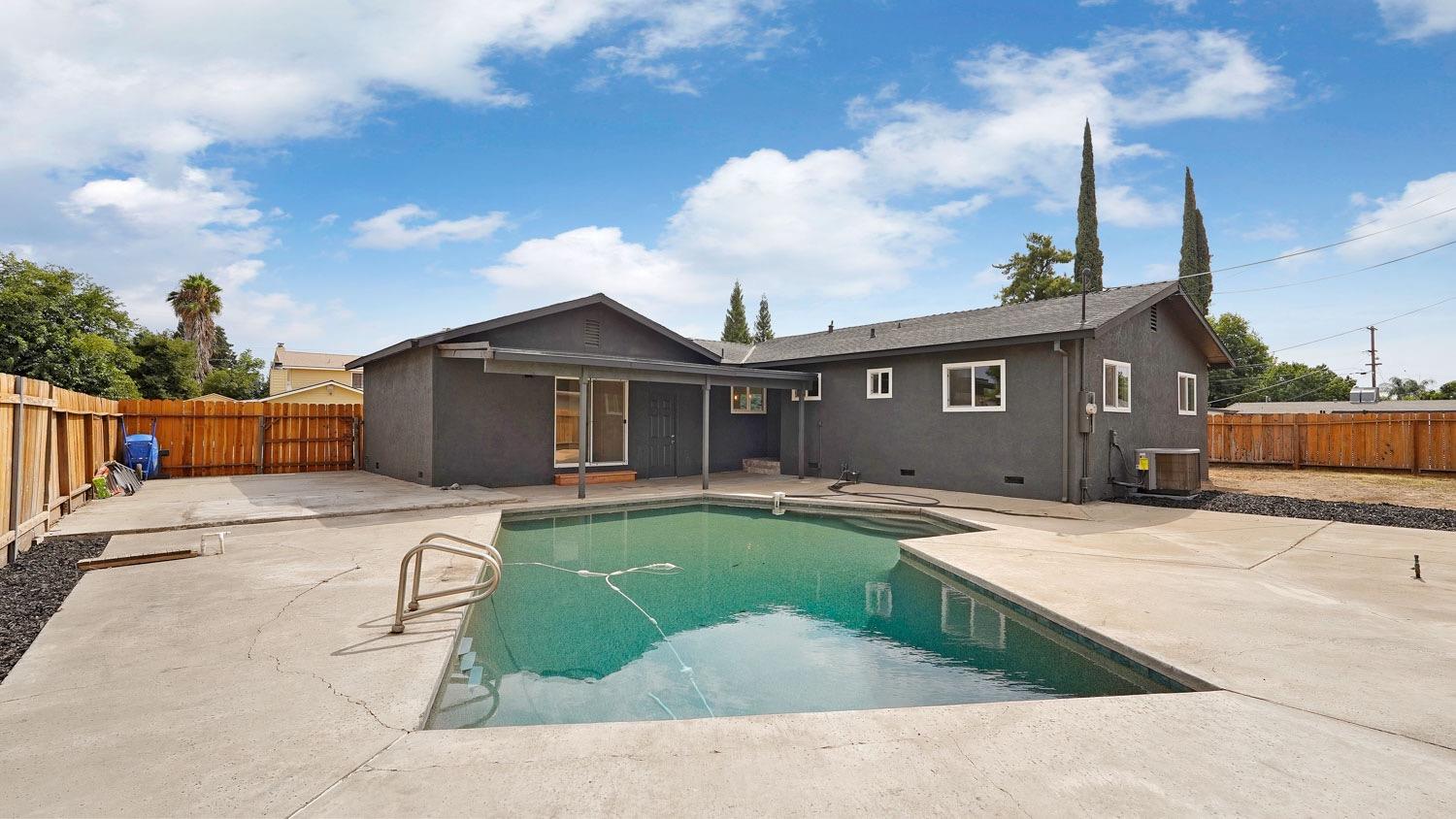 1601 Couchman Lane