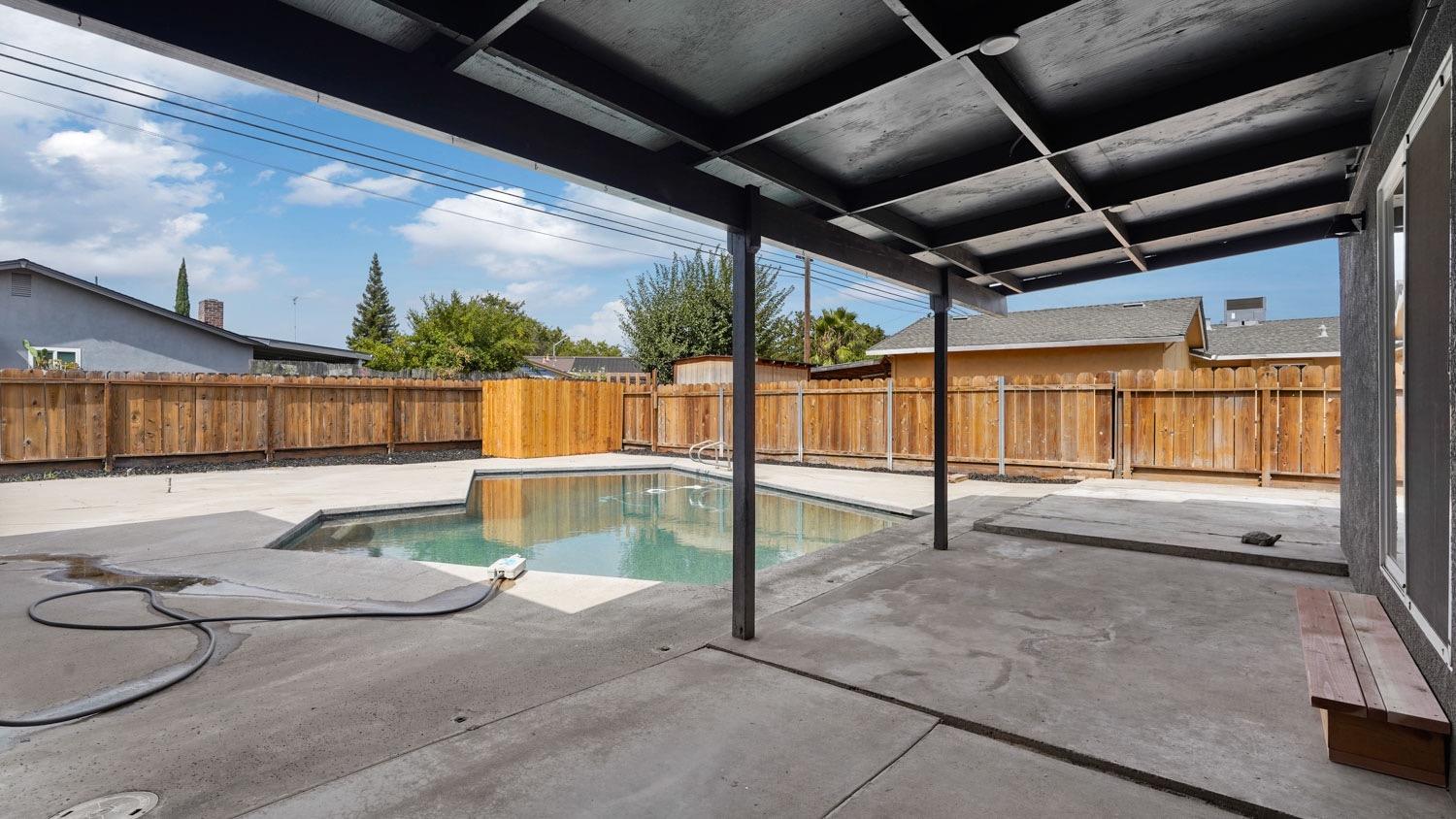 1601 Couchman Lane