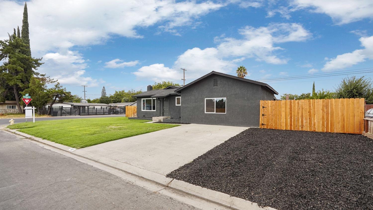 1601 Couchman Lane