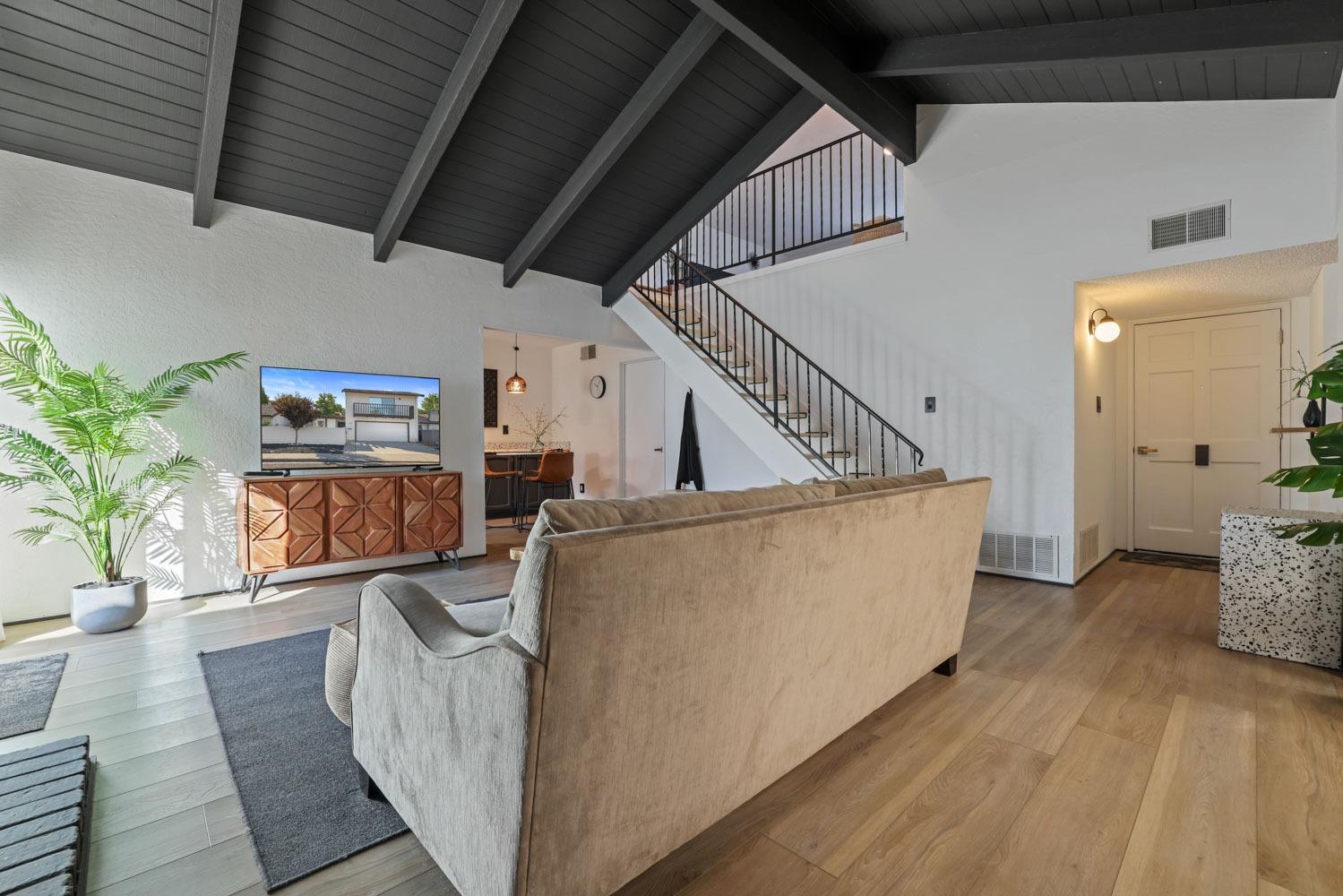 2720 La Palma Drive