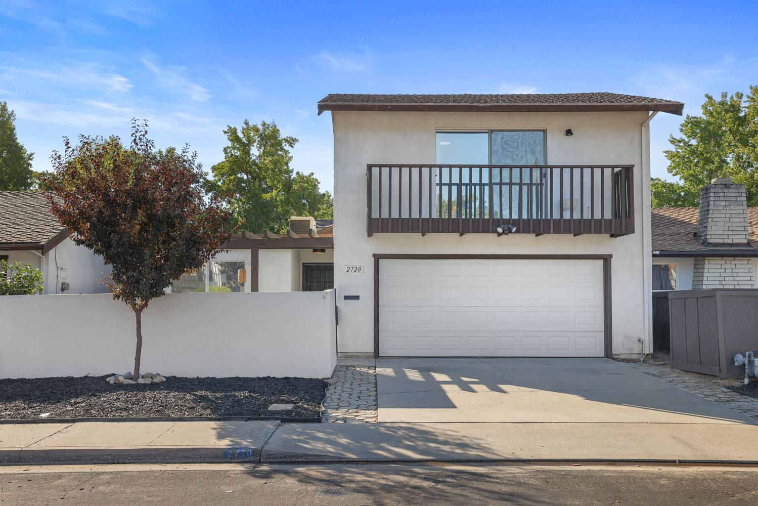 2720 La Palma Drive