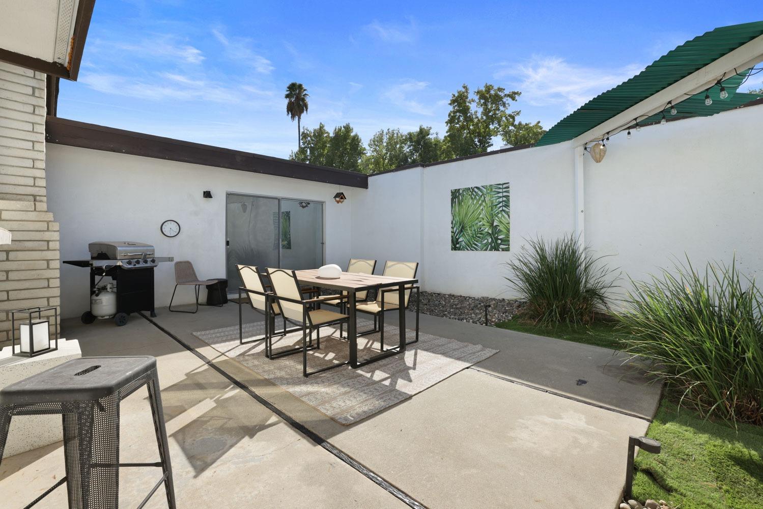2720 La Palma Drive