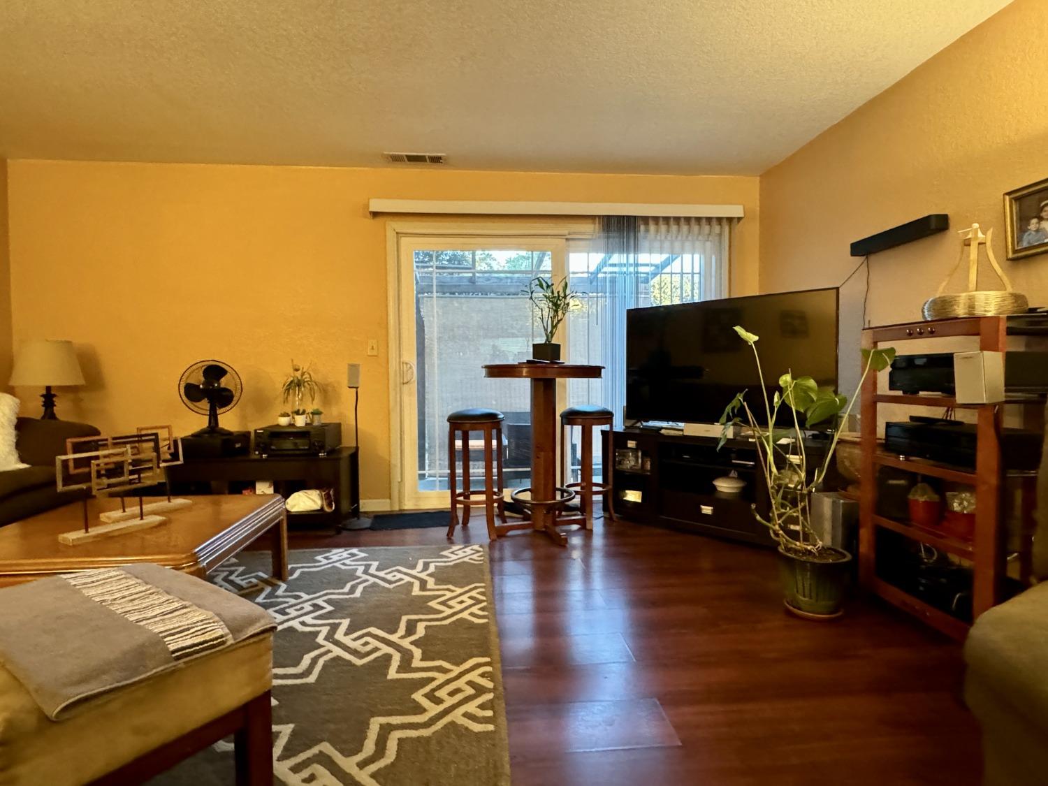 2112 Mount Vernon Drive D