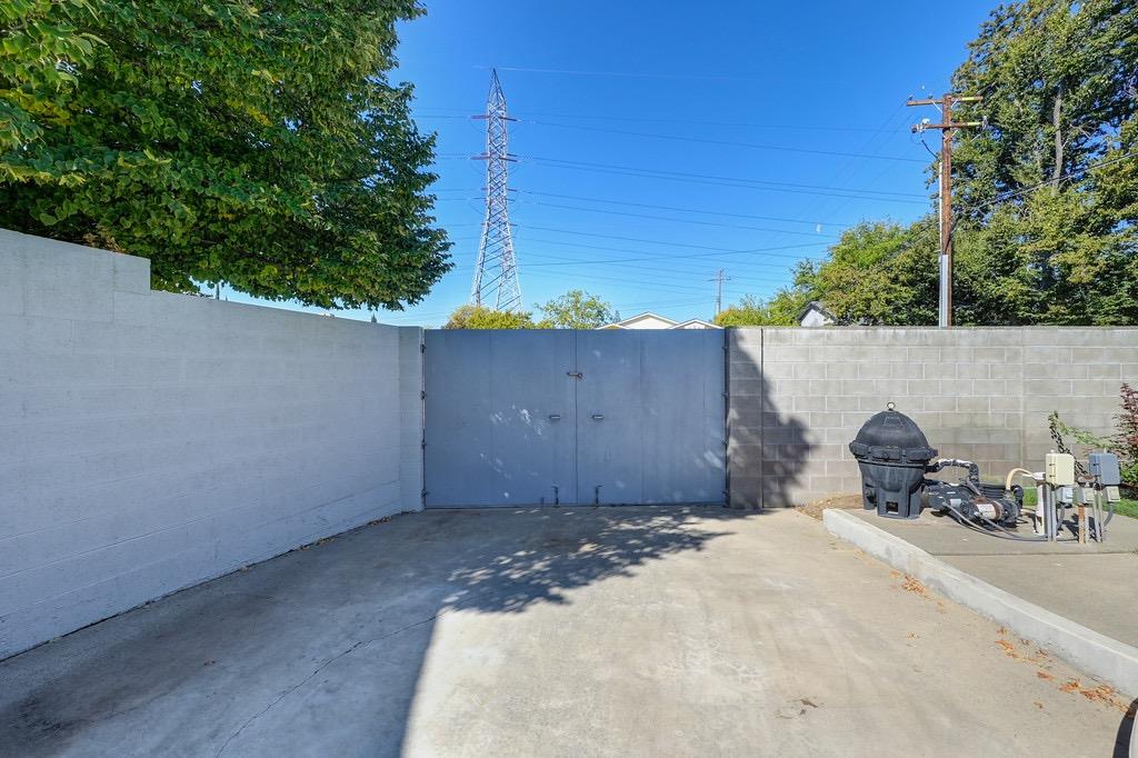 919 Haggin Avenue