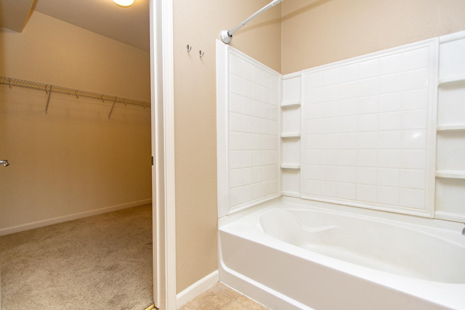 1360 Shady Lane 432