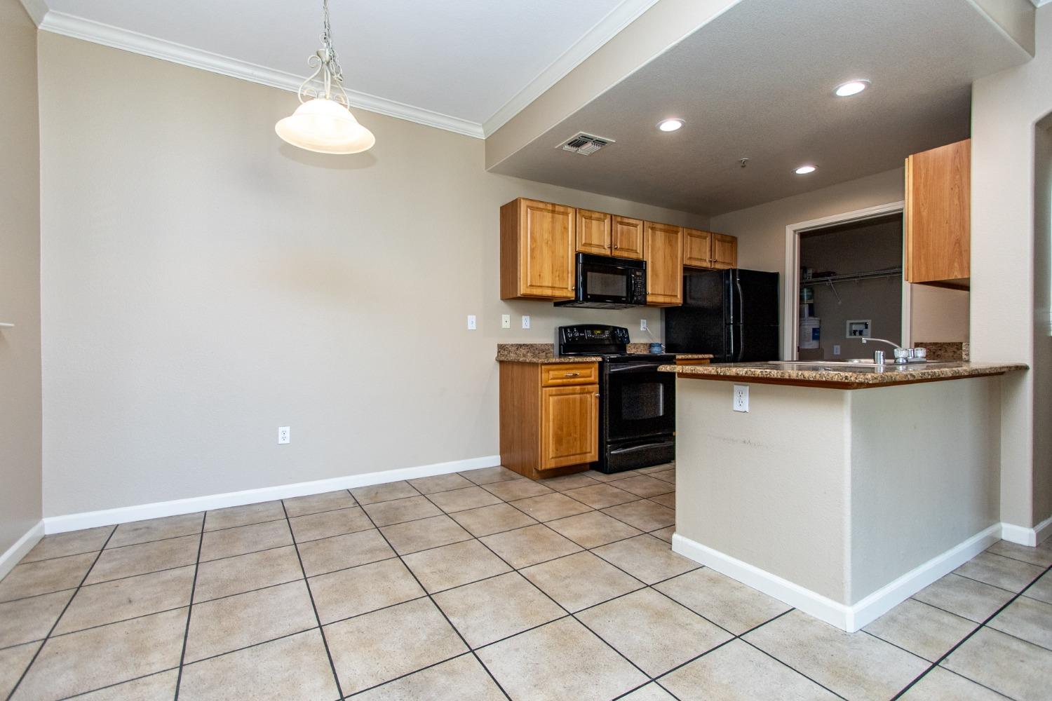 1360 Shady Lane 432