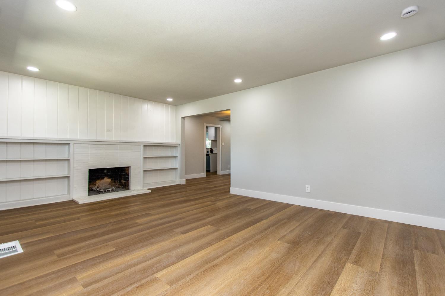 1509 Oakwood Drive