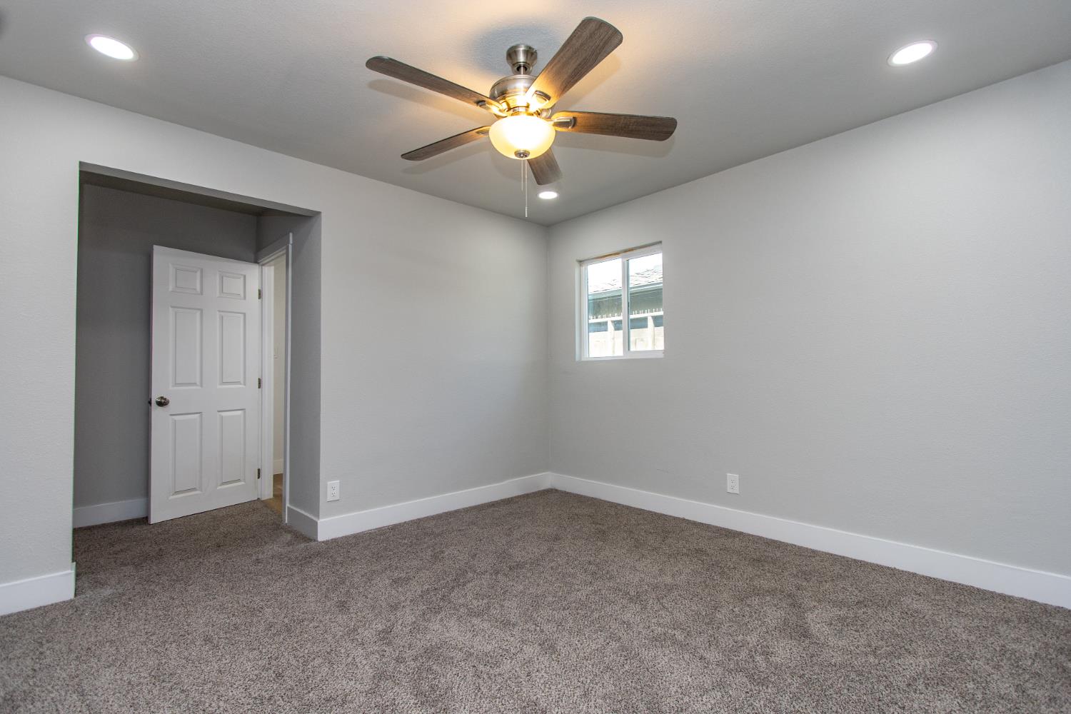 1509 Oakwood Drive