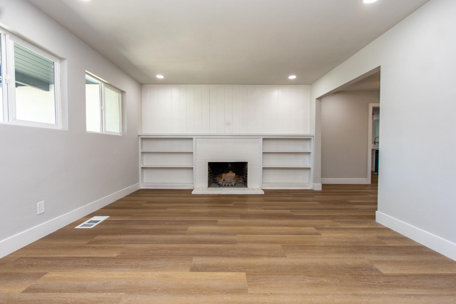 1509 Oakwood Drive
