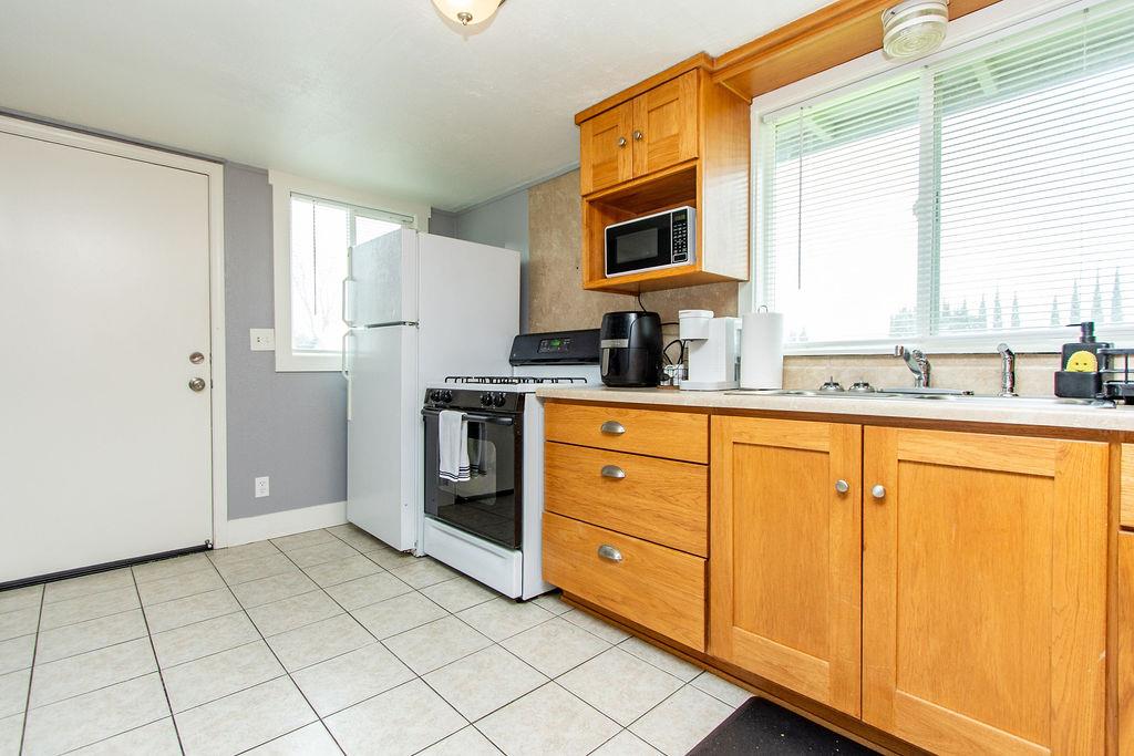 123 Almond Avenue