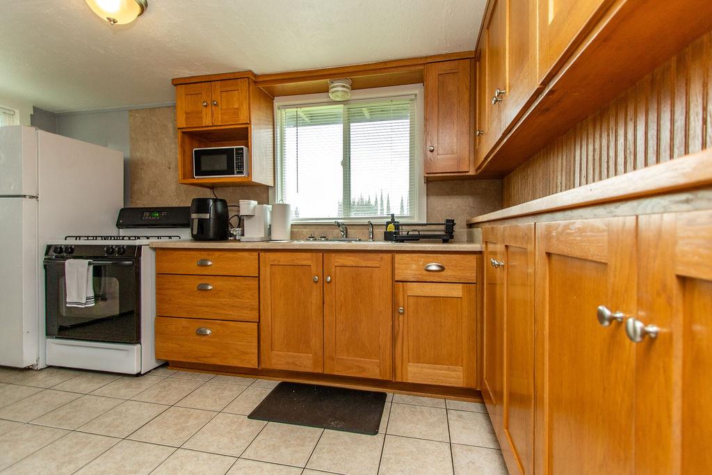 123 Almond Avenue