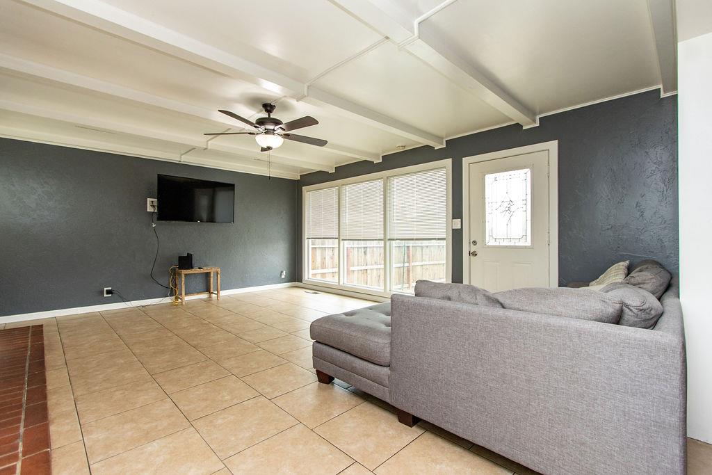 123 Almond Avenue