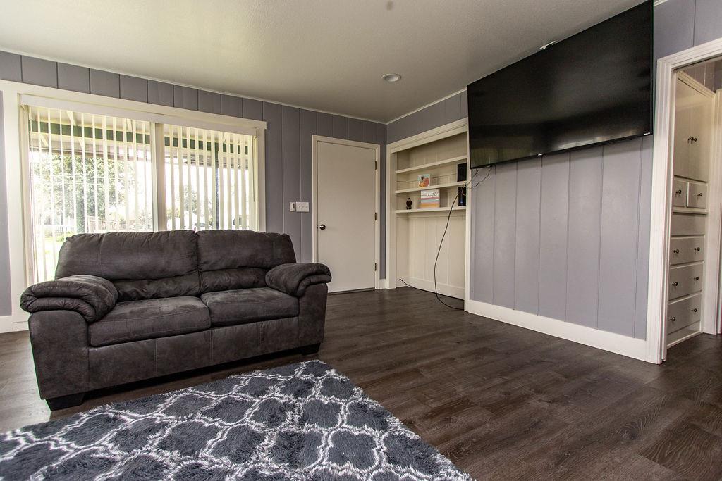 123 Almond Avenue