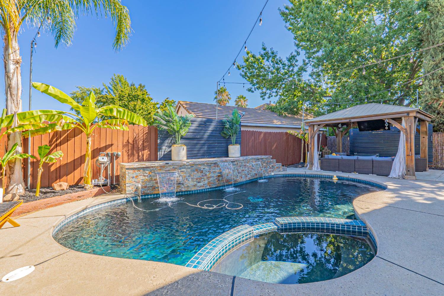 9015 Redwater Drive