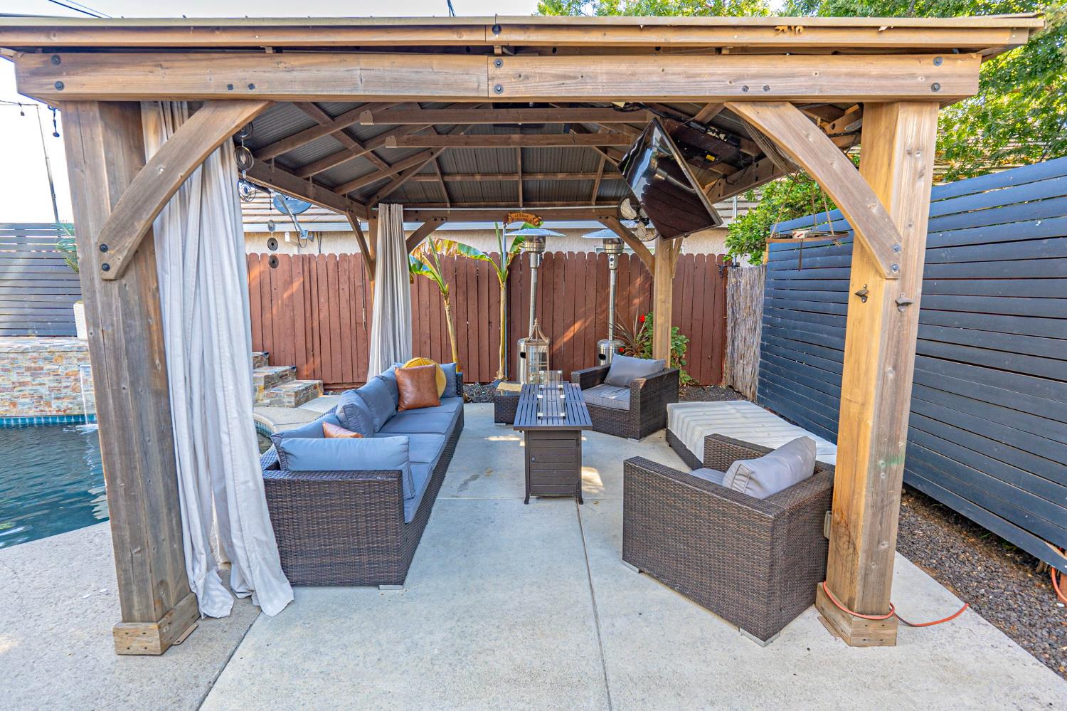 9015 Redwater Drive