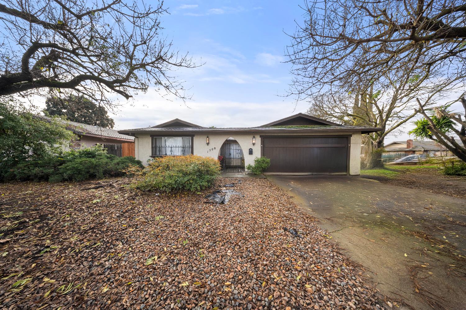 1500 FLOYD Avenue