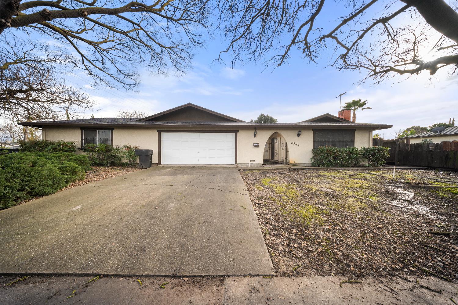 1500 FLOYD Avenue