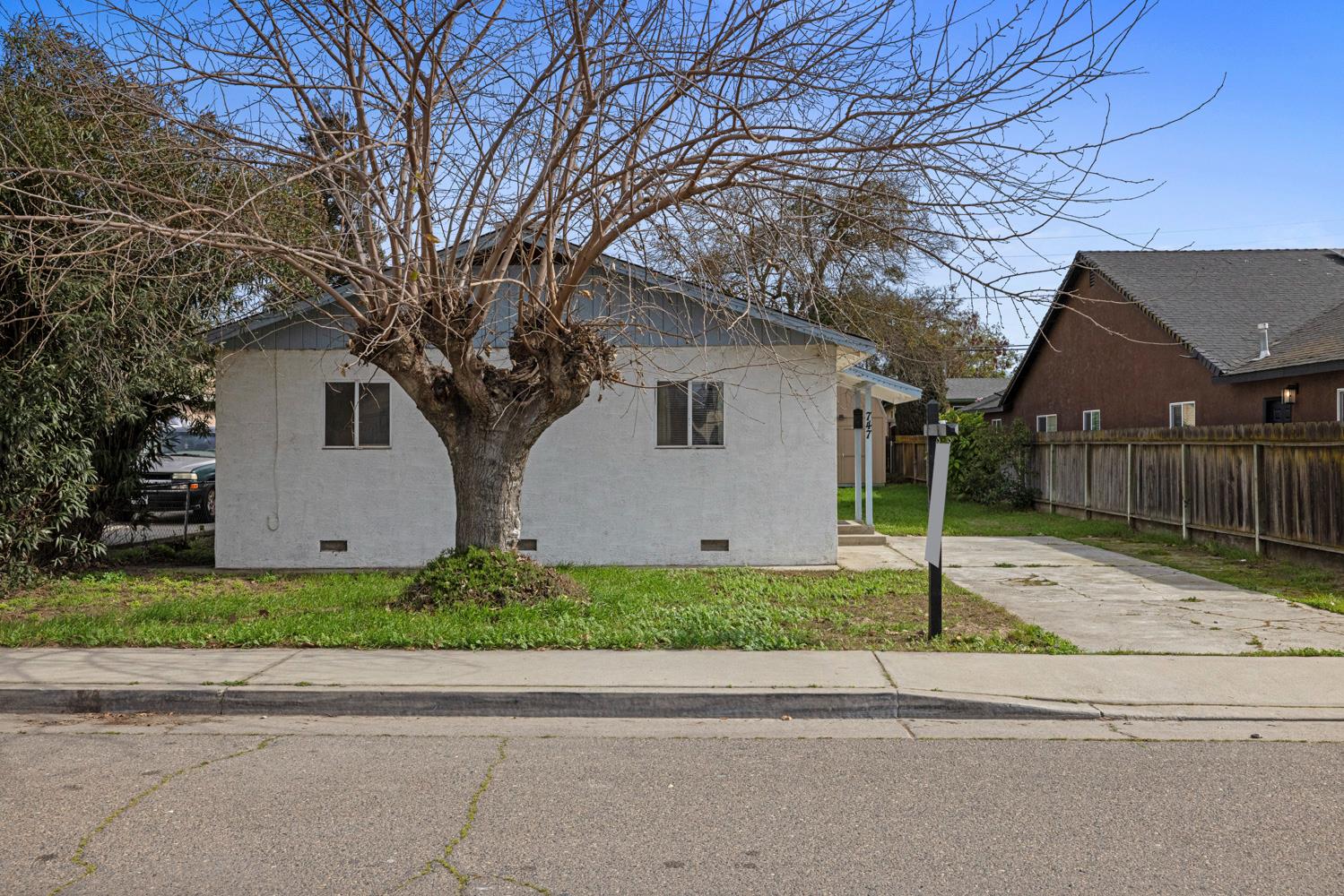 747 Prusso Street