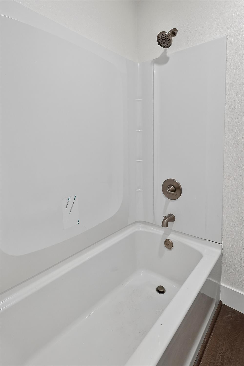 1013 W Santa Fe Avenue