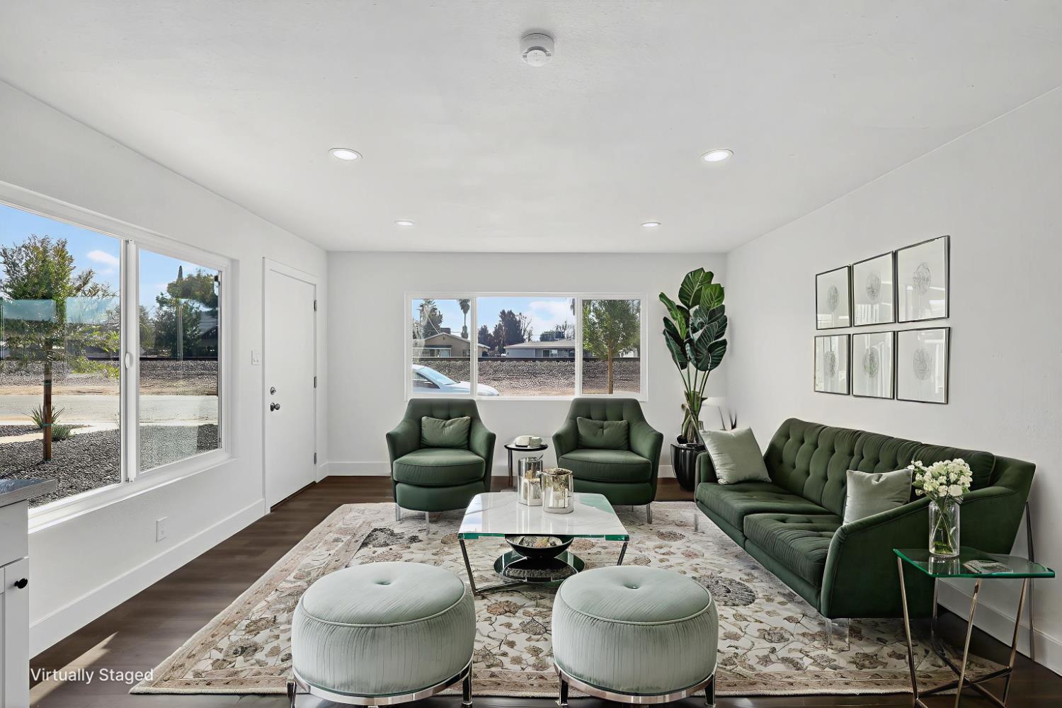 1013 W Santa Fe Avenue