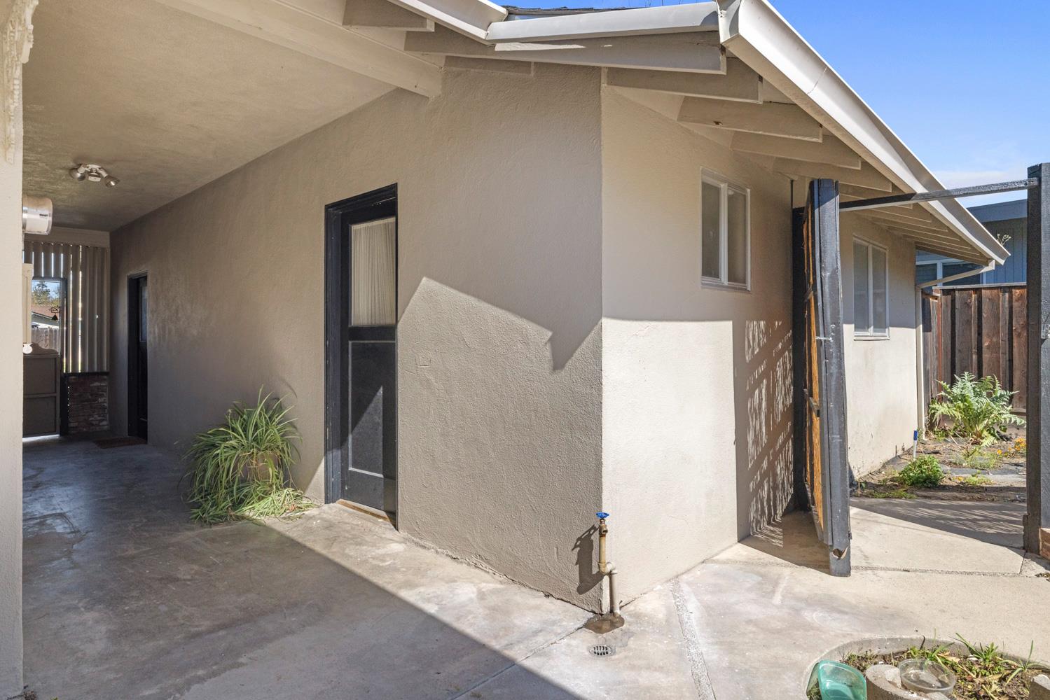 504 Robin Hood Drive