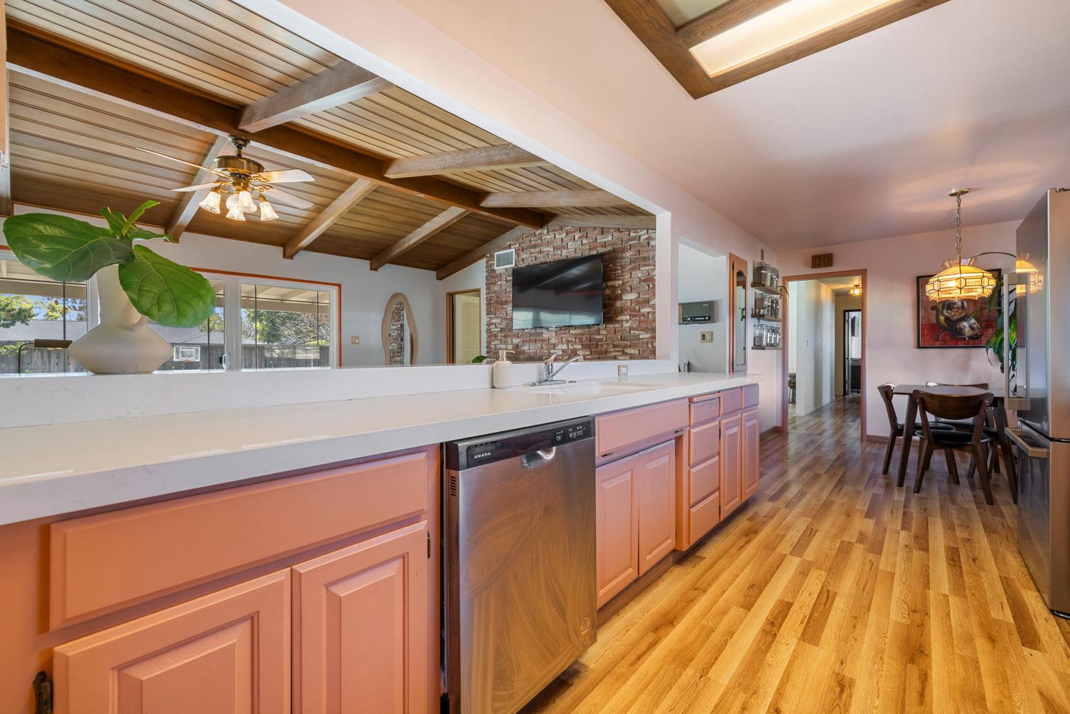 504 Robin Hood Drive